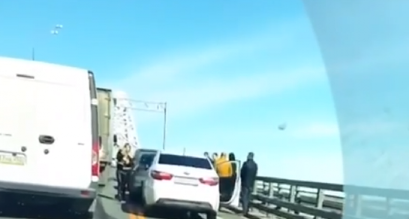 Четыре автомобиля столкнулись на Борском мосту после изменения разметки